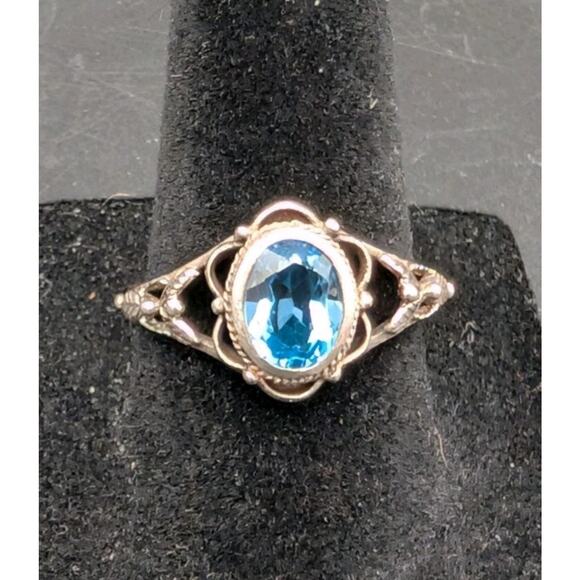 Estate Jewelry - Vintage Sterling Silver Blue Topaz Art Nouveau Filigree Leaf Ring Size 8.25